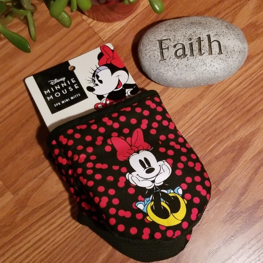 New‎ Disney minnie mouse mini mitts 2